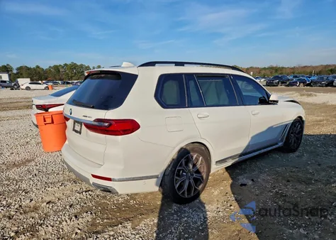 2022 BMW X7 xDrive40I z USA, uszkodzony, nr VIN 5UXCW2C01N9J84174